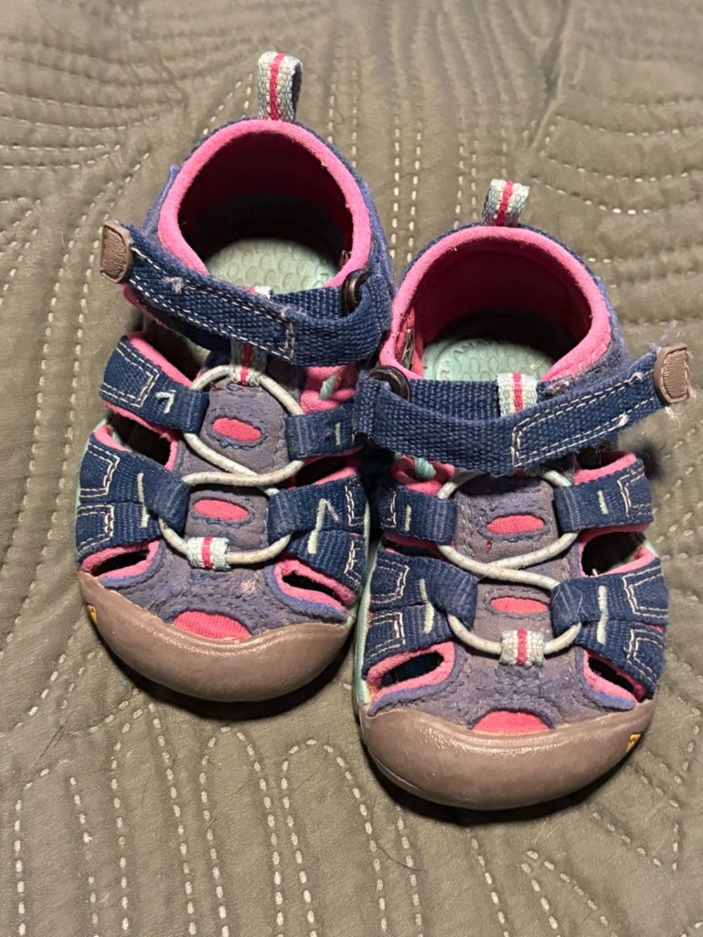 Keen Kids Navy Blue and Pink Closed-Toe Sandals